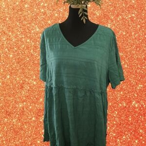Textured Green V-Neck Women's Top like new
